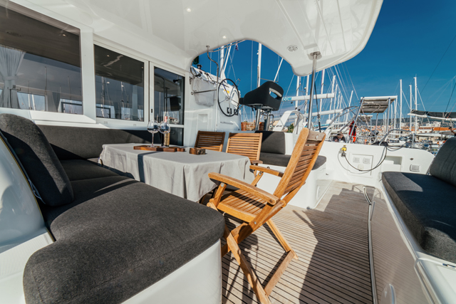 Lagoon 40 — photo 16