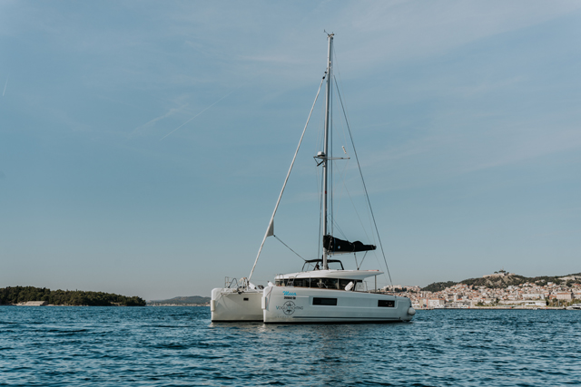 Lagoon 40 — photo 28