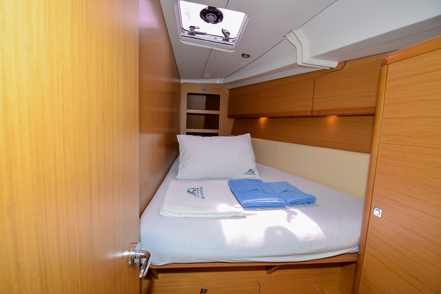 Sun Odyssey 44 i — photo 24