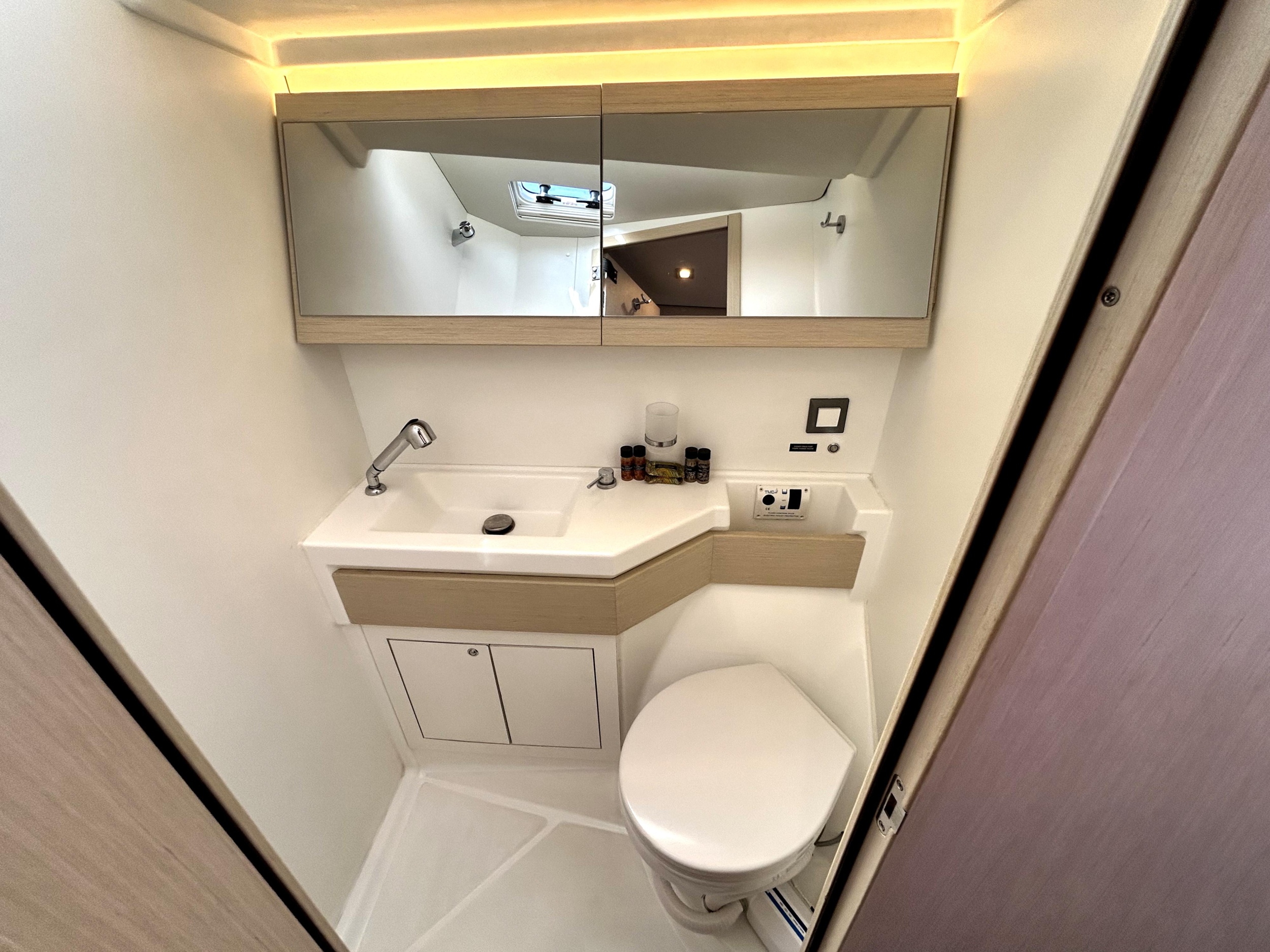 Oceanis 46.1 — photo 13