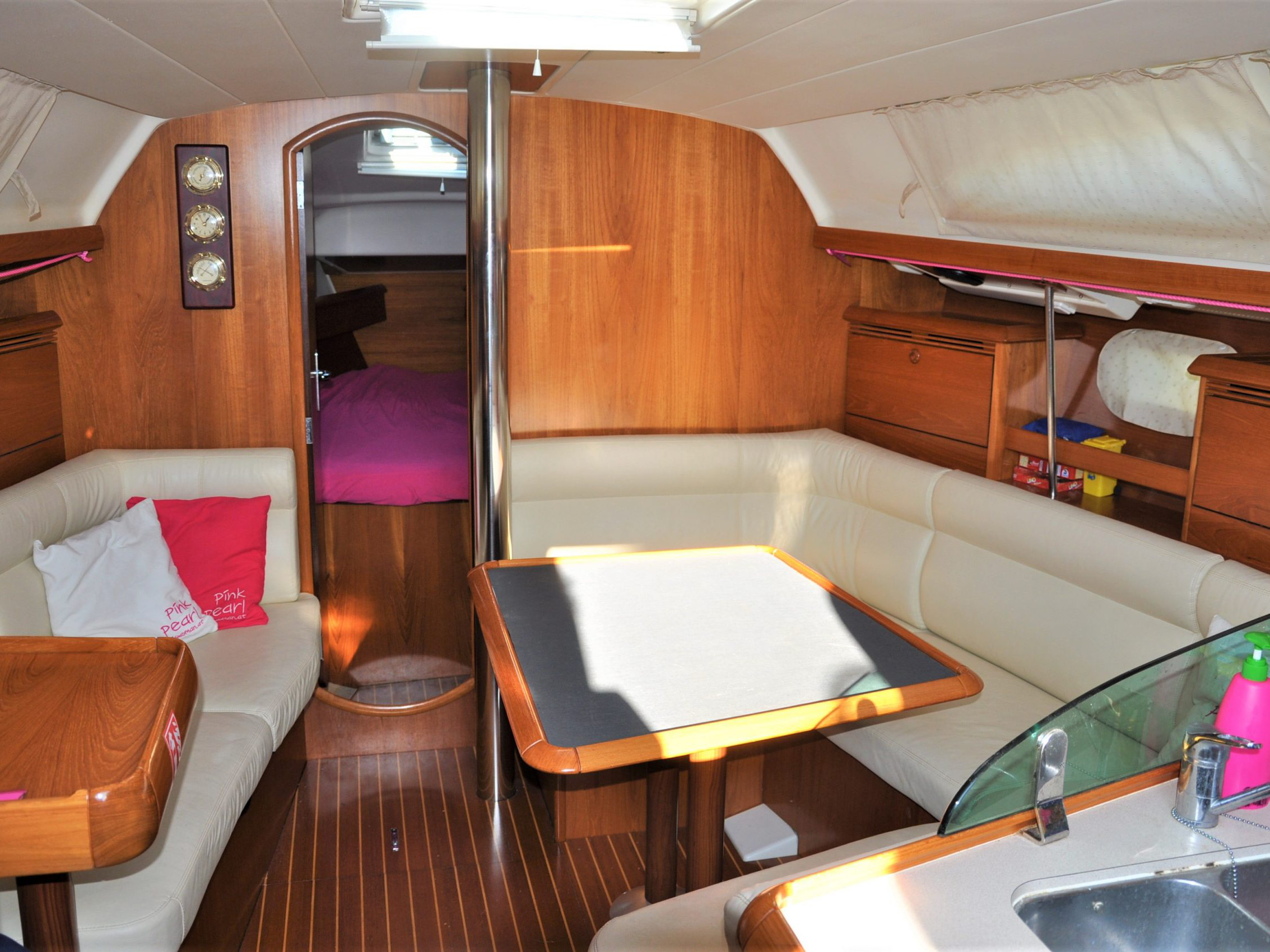 Sun Odyssey 37 — photo 5