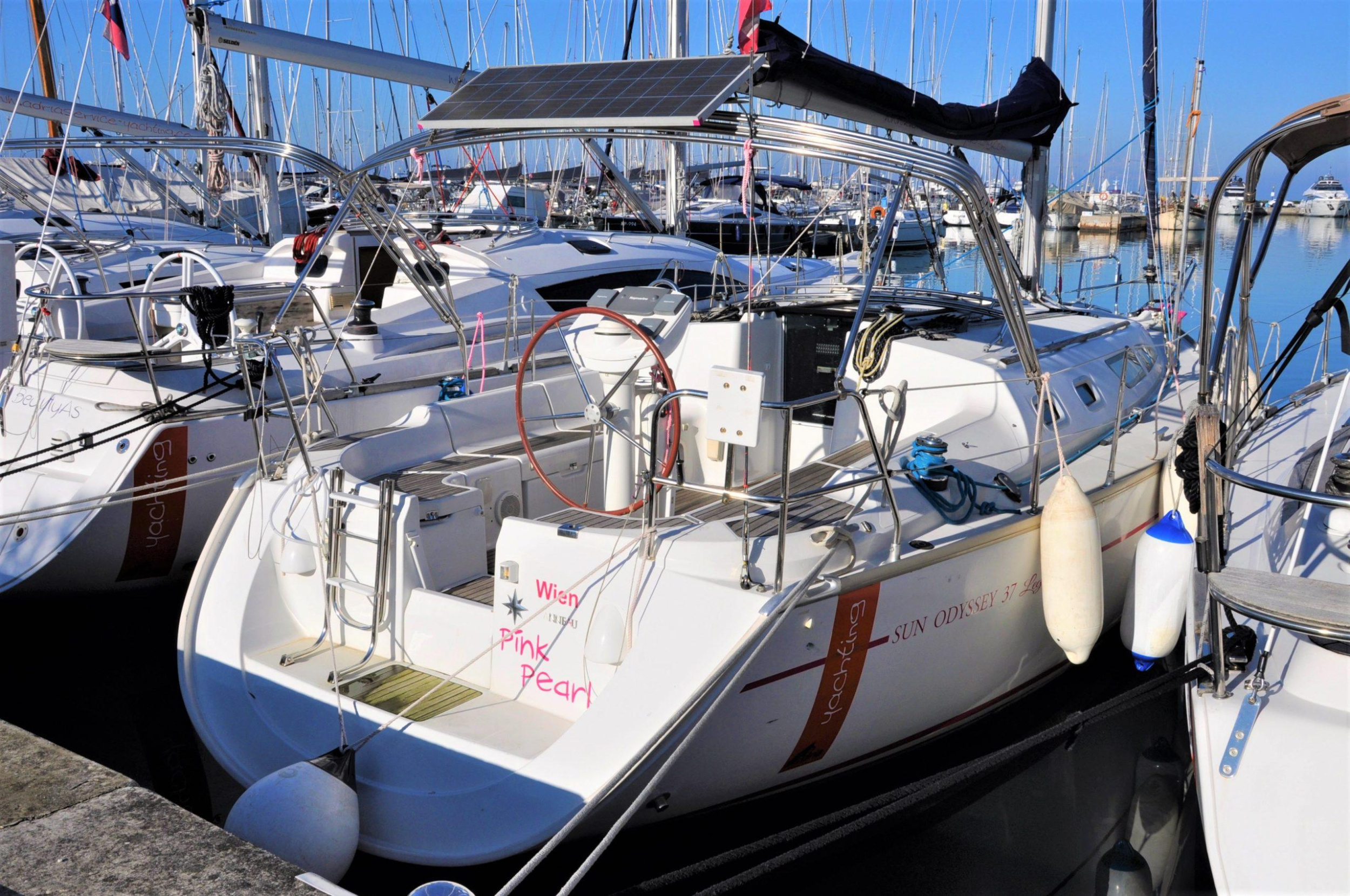 Sun Odyssey 37 — photo 6