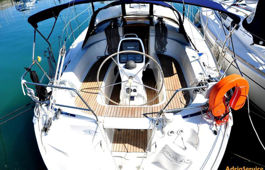 Bavaria 33 Cruiser — photo 4