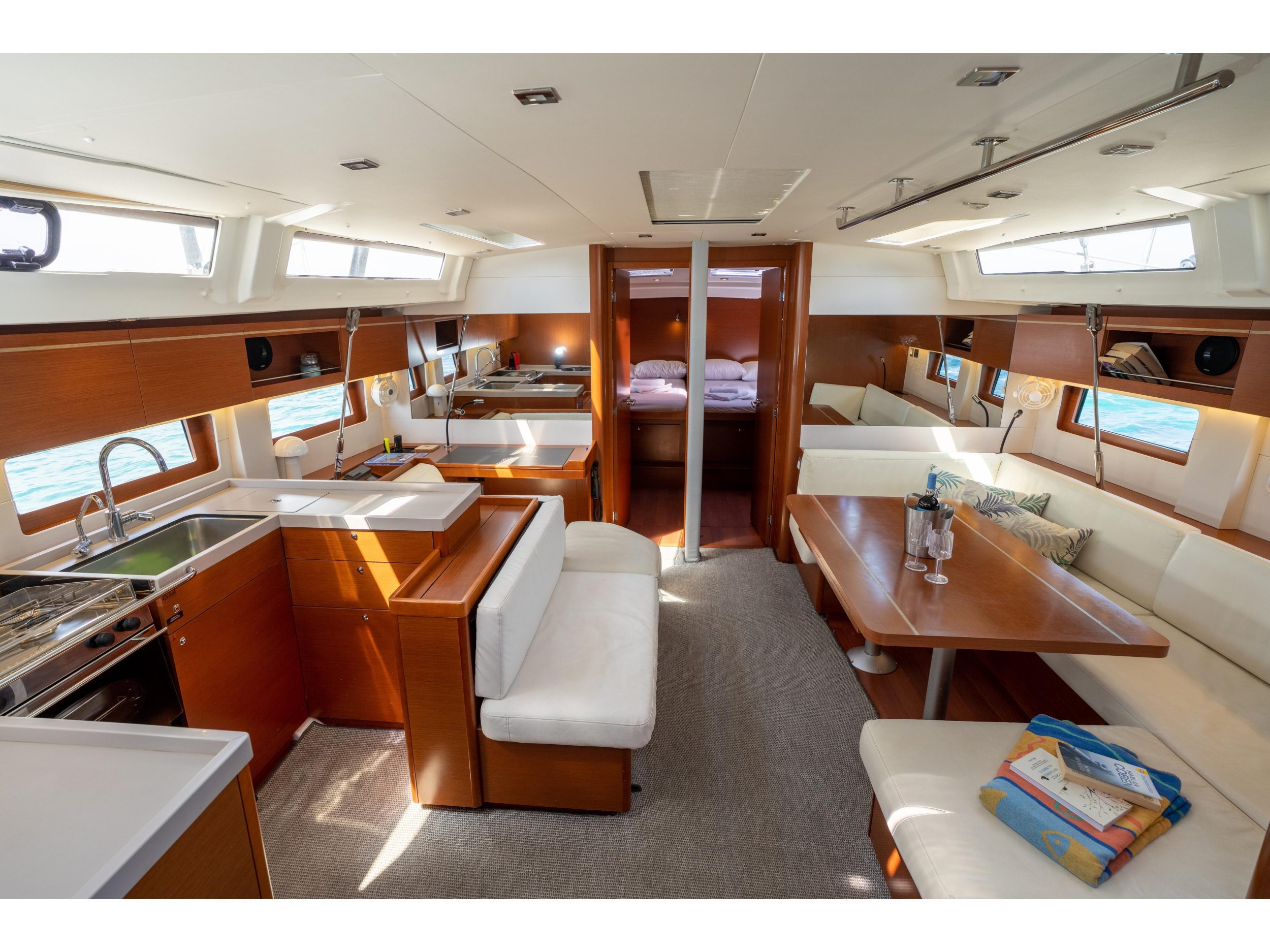 Oceanis 51.1 — photo 13