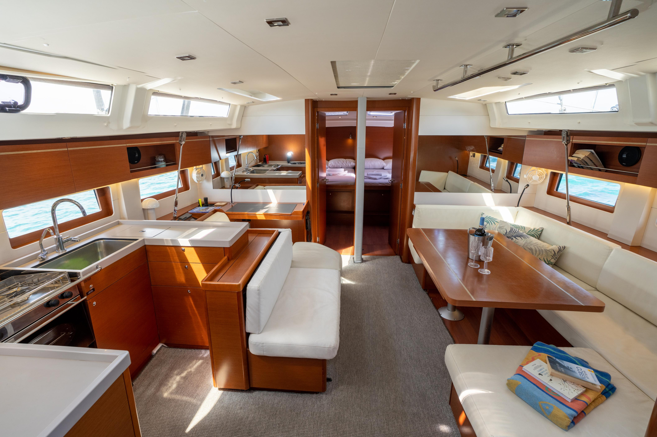 Oceanis 51.1 — photo 15