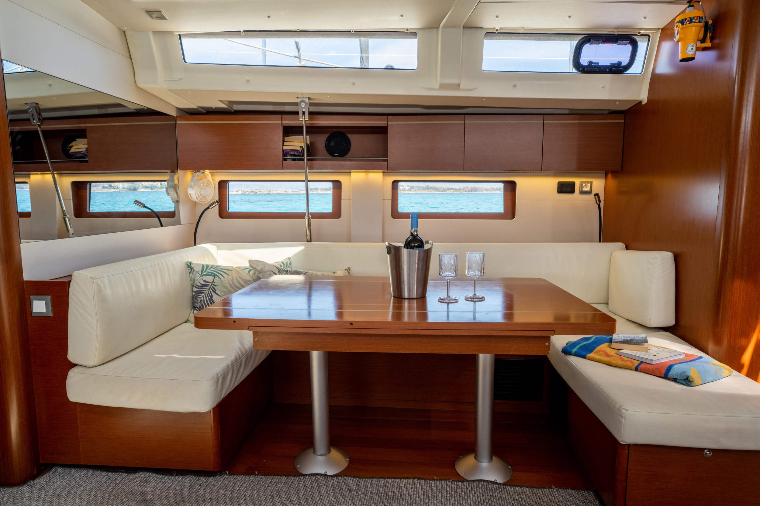 Oceanis 51.1 — photo 9