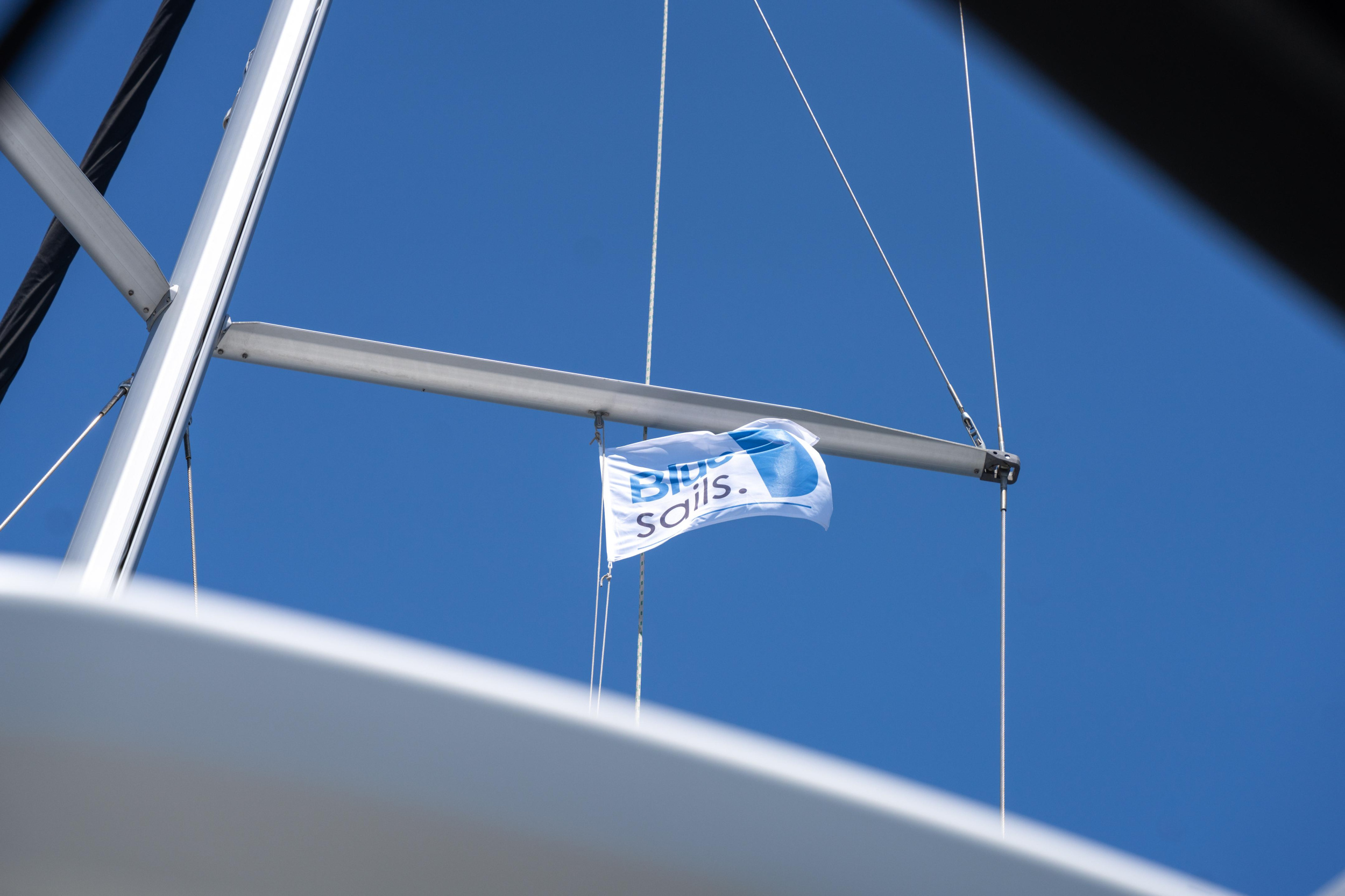 Oceanis 51.1 — photo 17