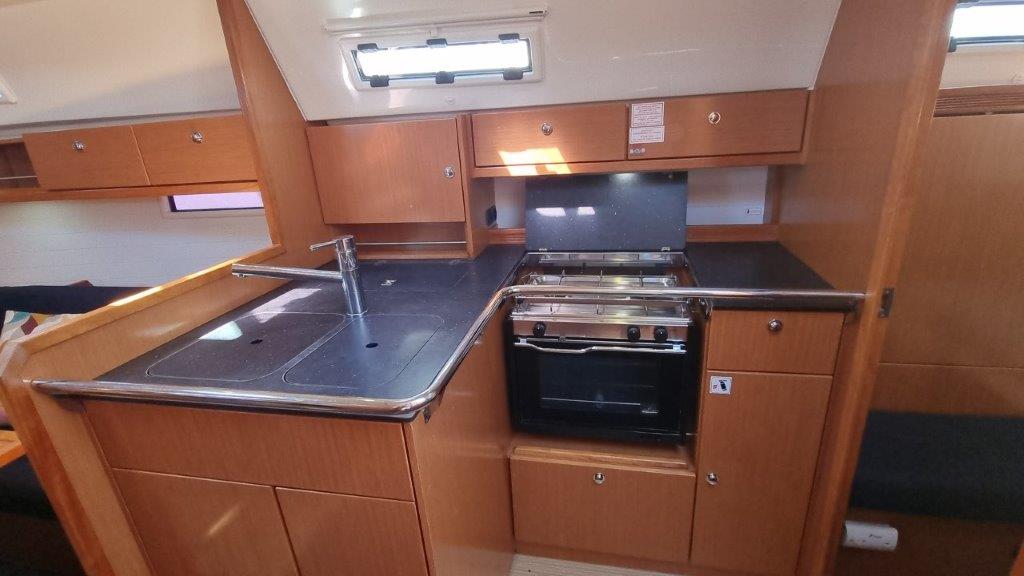Bavaria 36 Cruiser — photo 6