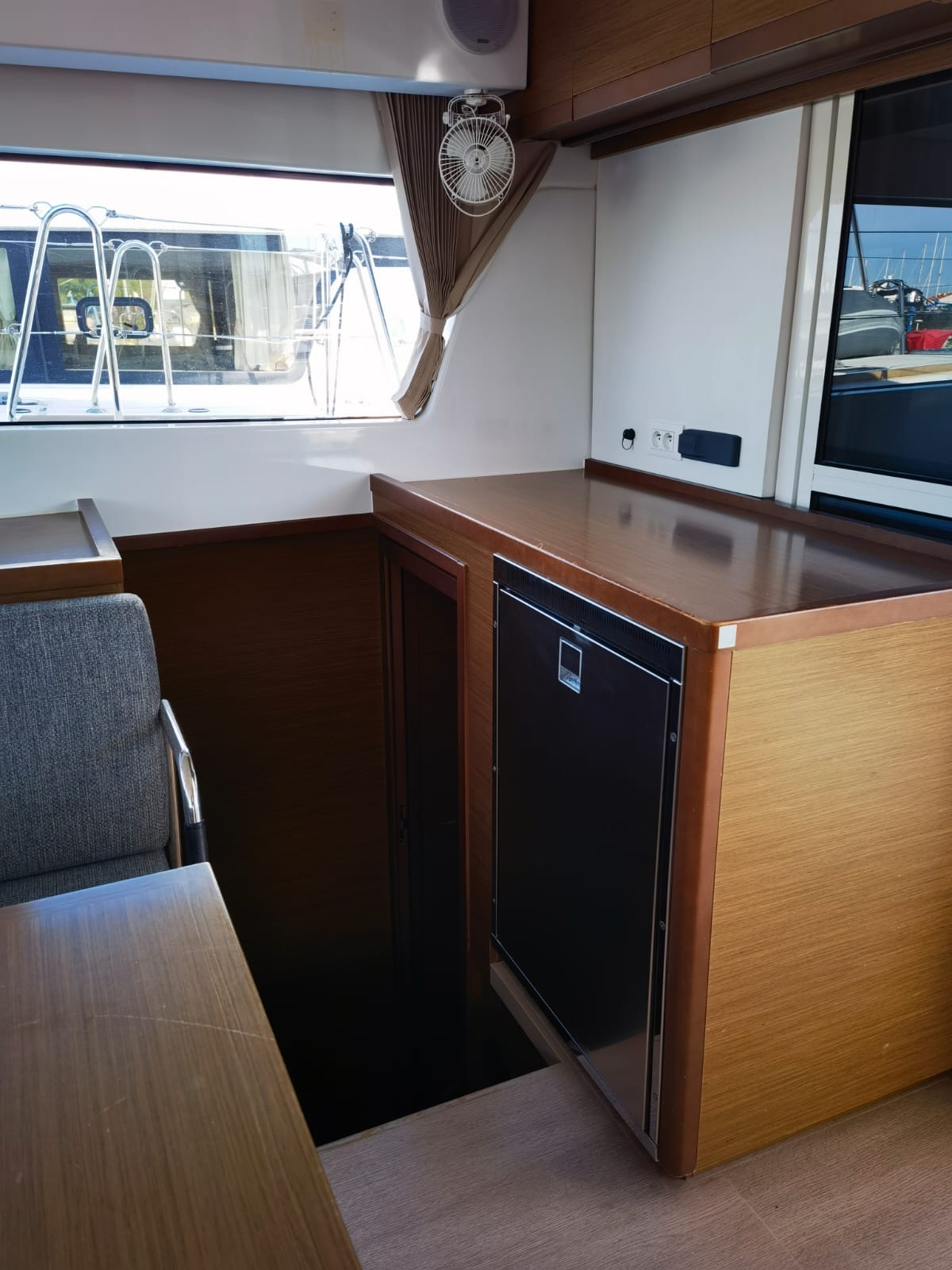 Lagoon 40 — photo 25