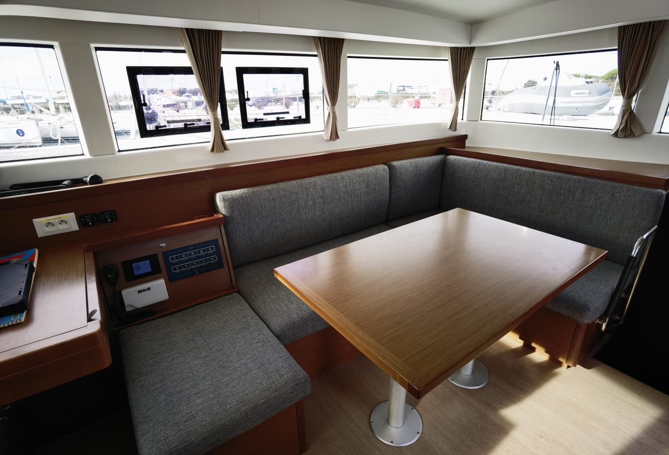 Lagoon 40 — photo 26