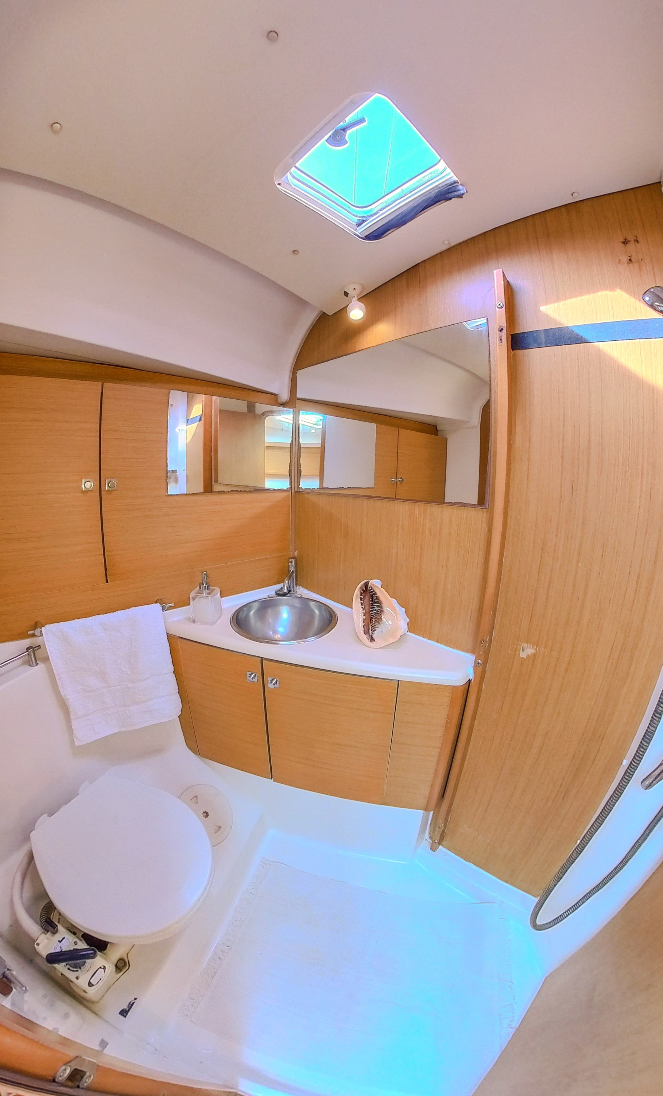 Sun Odyssey 44 i — photo 5