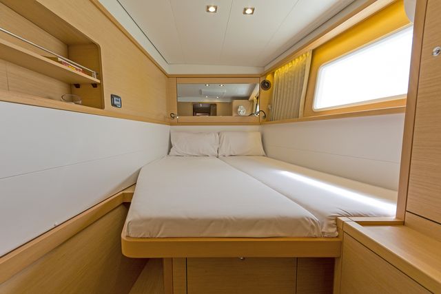 Lagoon 450 Fly — photo 4