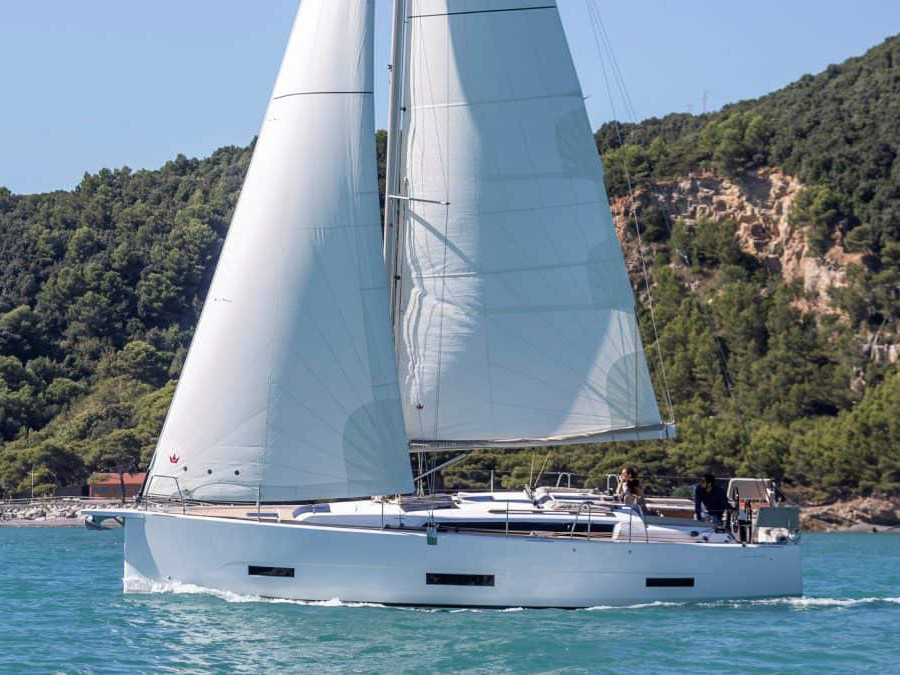 Dufour 390 — photo 1
