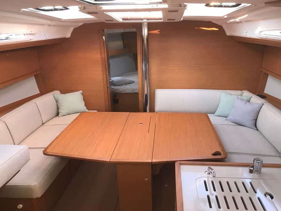 Dufour 390 — photo 8