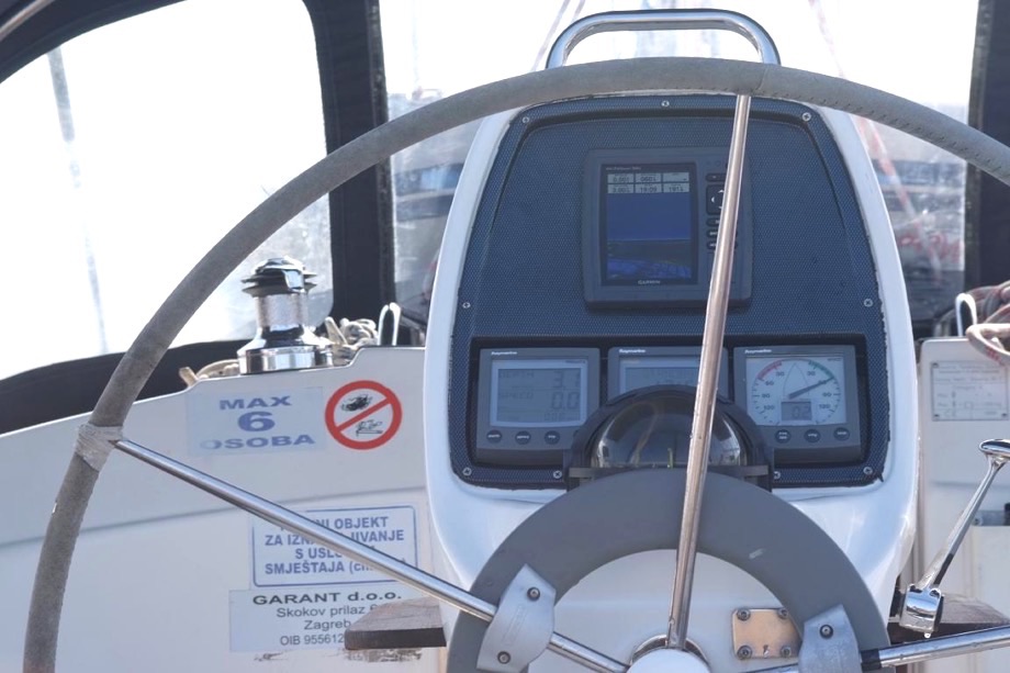 Bavaria 30 Cruiser — photo 6