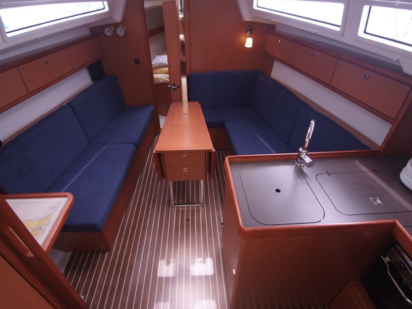 Bavaria Cruiser 33 — photo 5