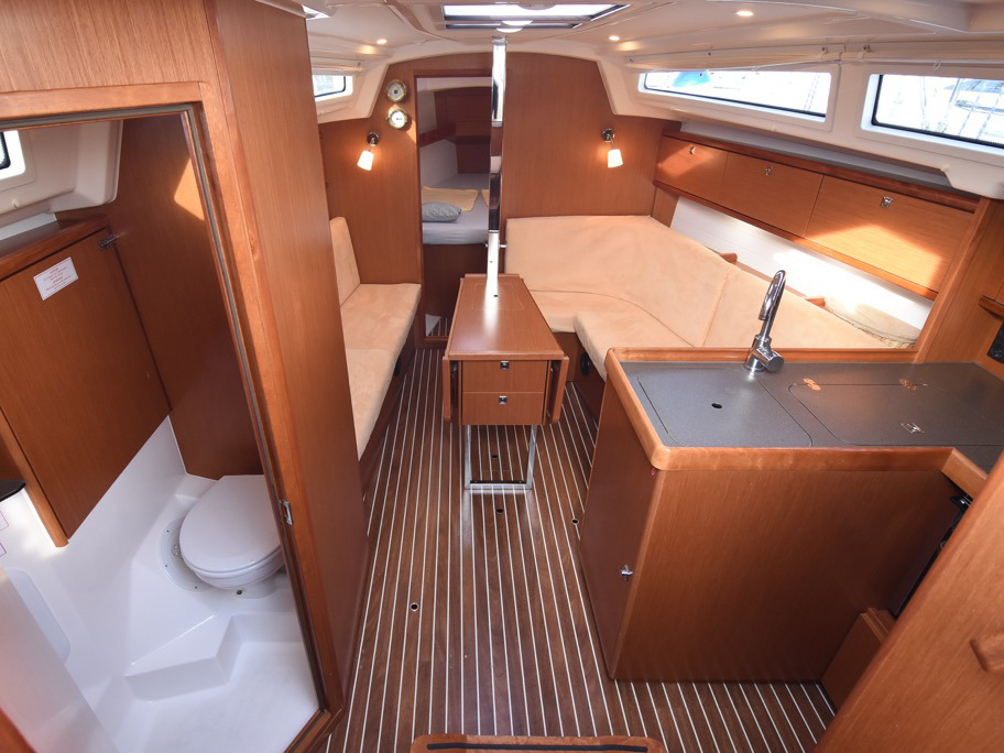 Bavaria Cruiser 34 — photo 4