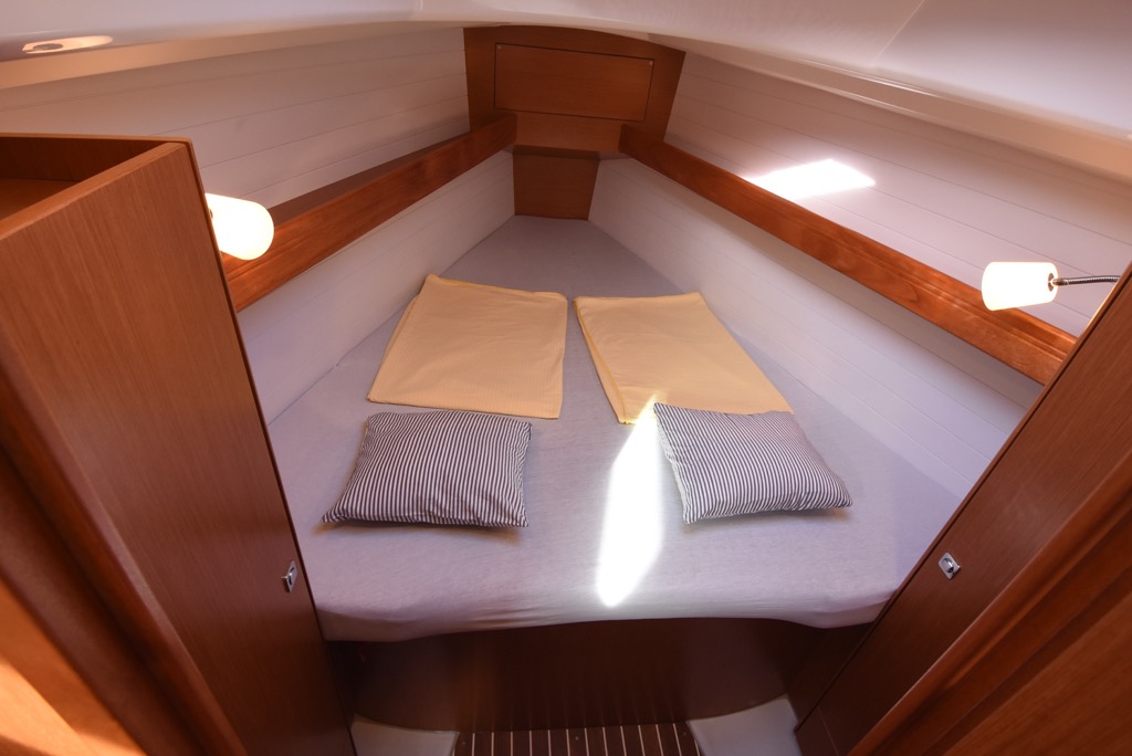 Bavaria Cruiser 34 — photo 8