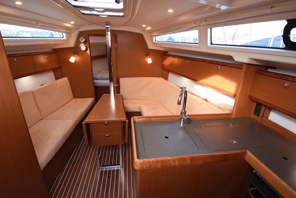 Bavaria Cruiser 34 — photo 5