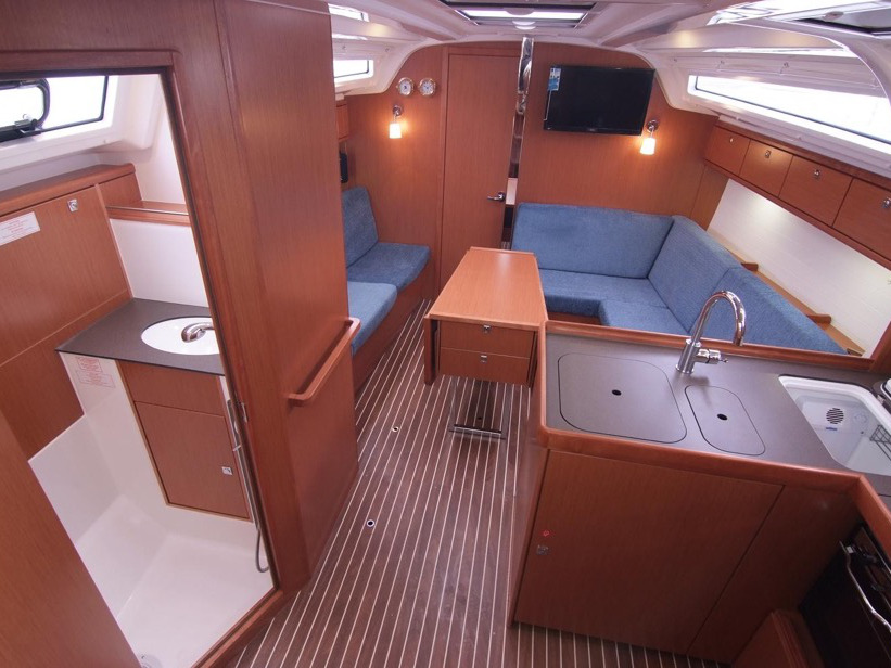 Bavaria Cruiser 37 — photo 5