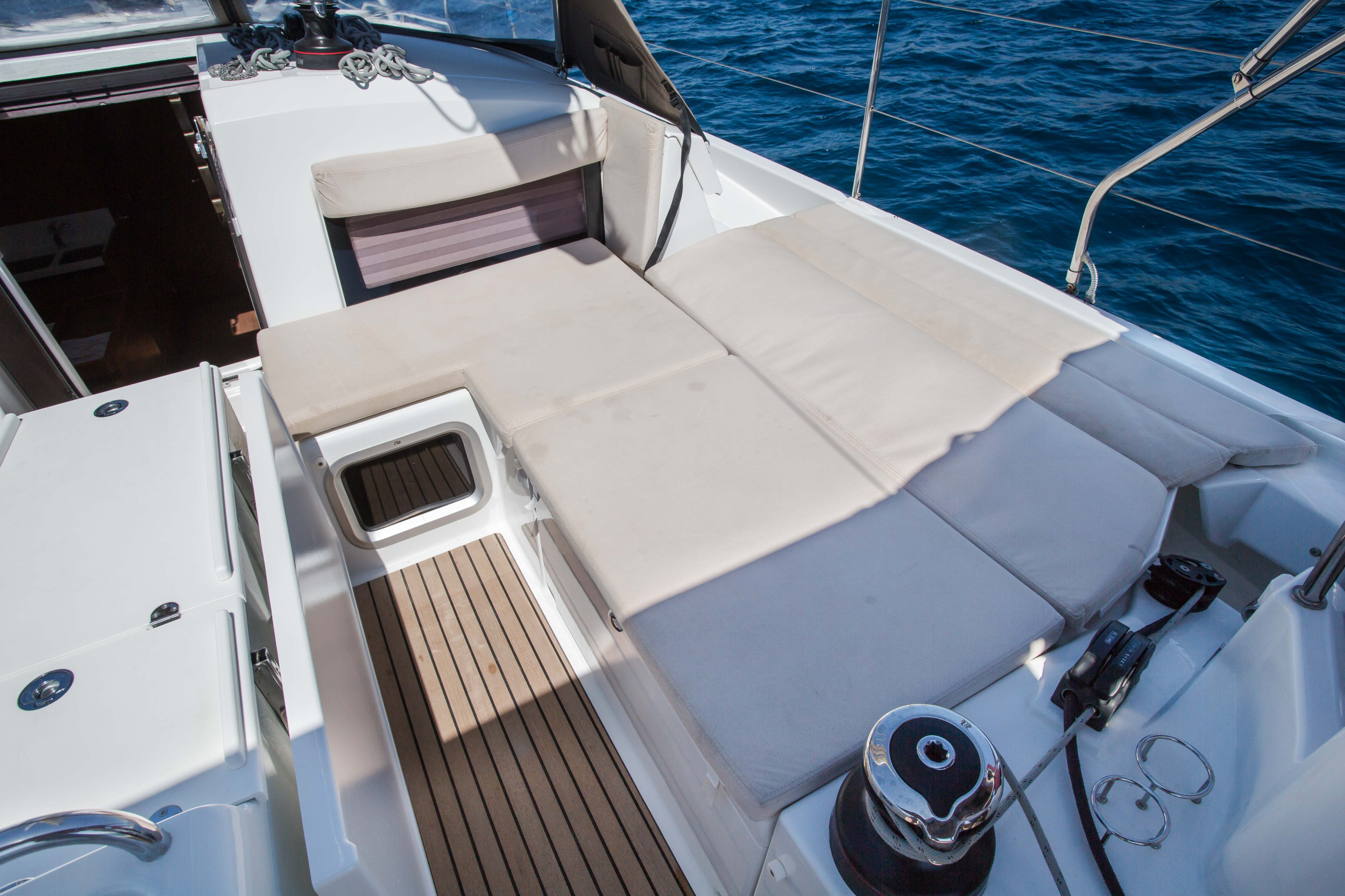 Sun Odyssey 440 — photo 3