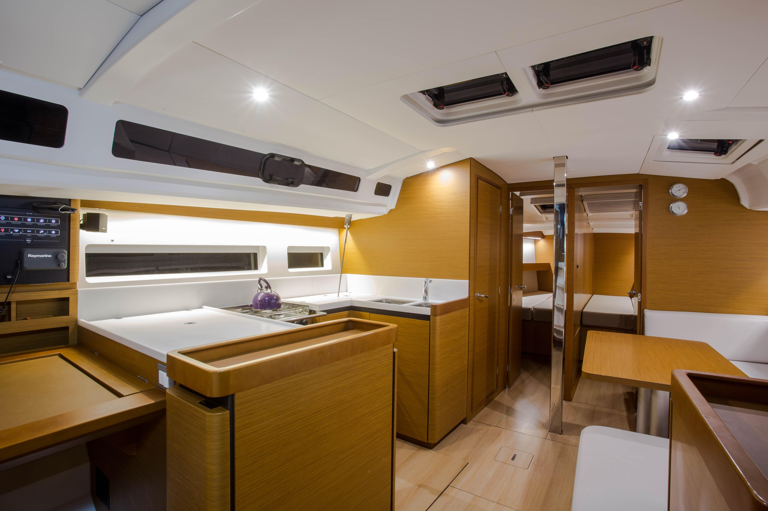 Sun Odyssey 440 — photo 14