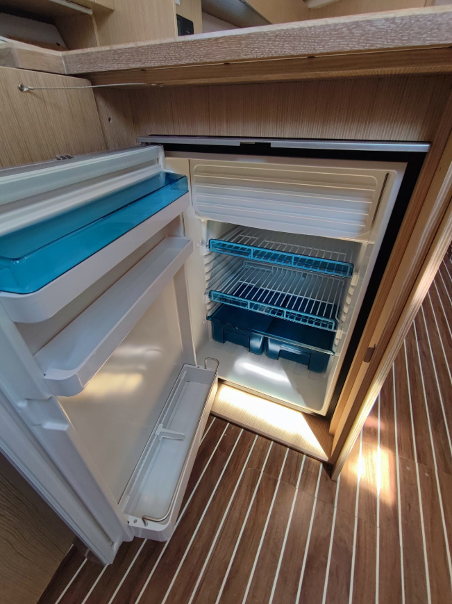 Bavaria C42 — photo 30