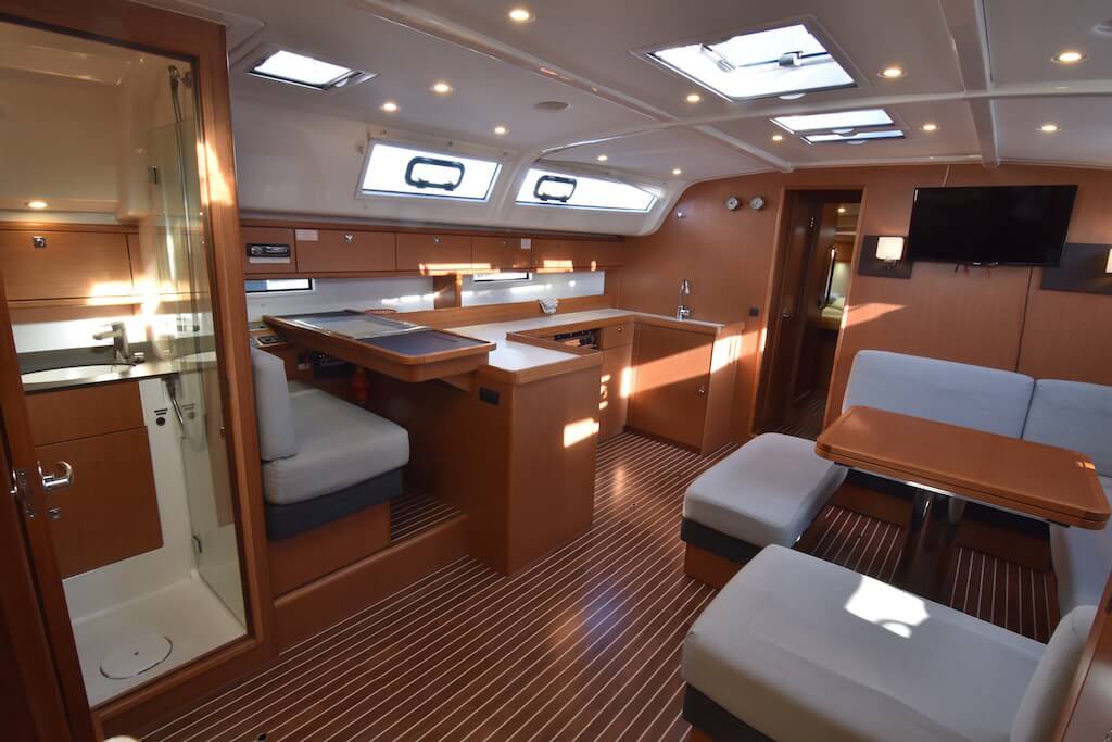 Bavaria Cruiser 51 — photo 8
