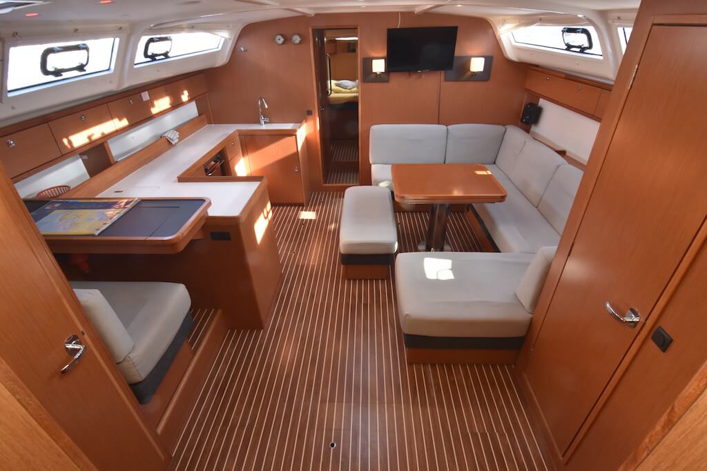 Bavaria Cruiser 51 — photo 11