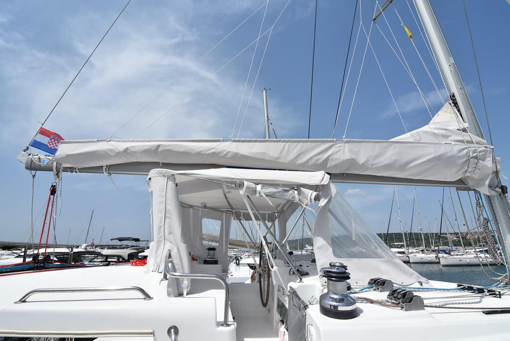 Lagoon 440 — photo 7
