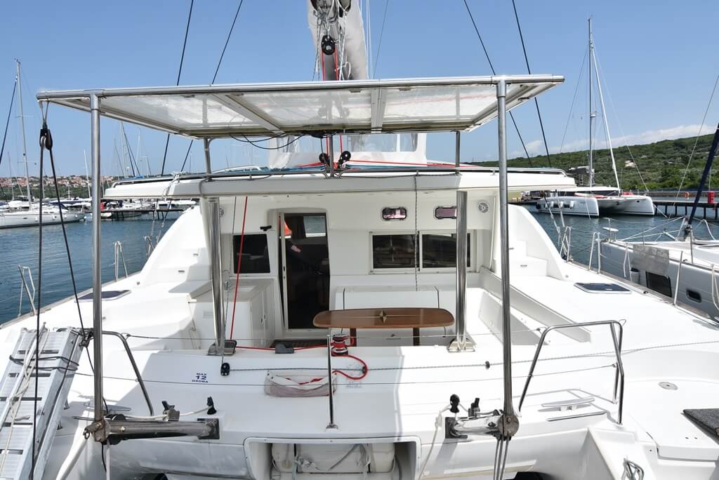 Lagoon 440 — photo 4