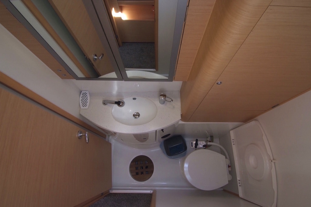 Lagoon 440 — photo 11
