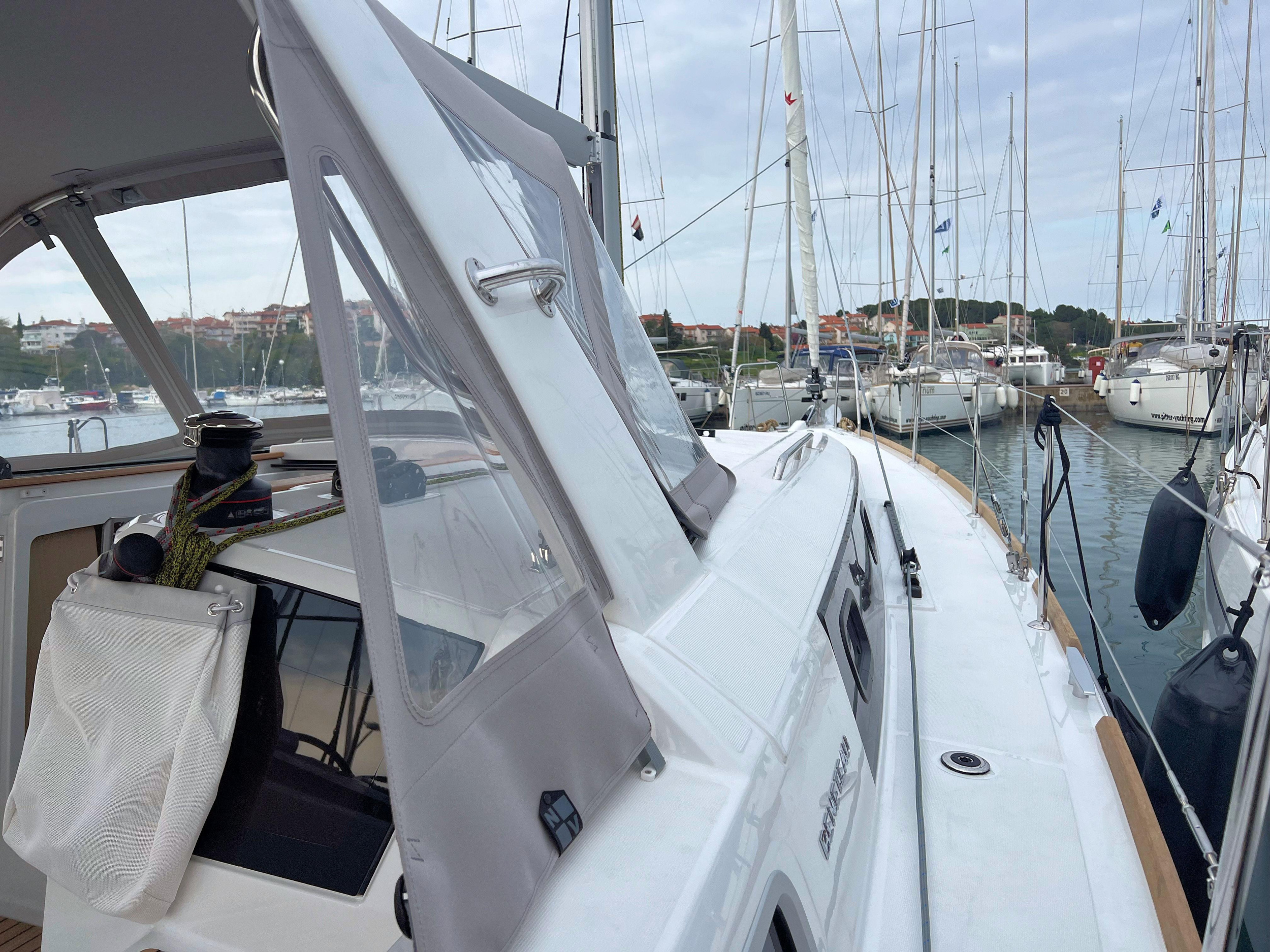 Oceanis 38.1 — photo 32
