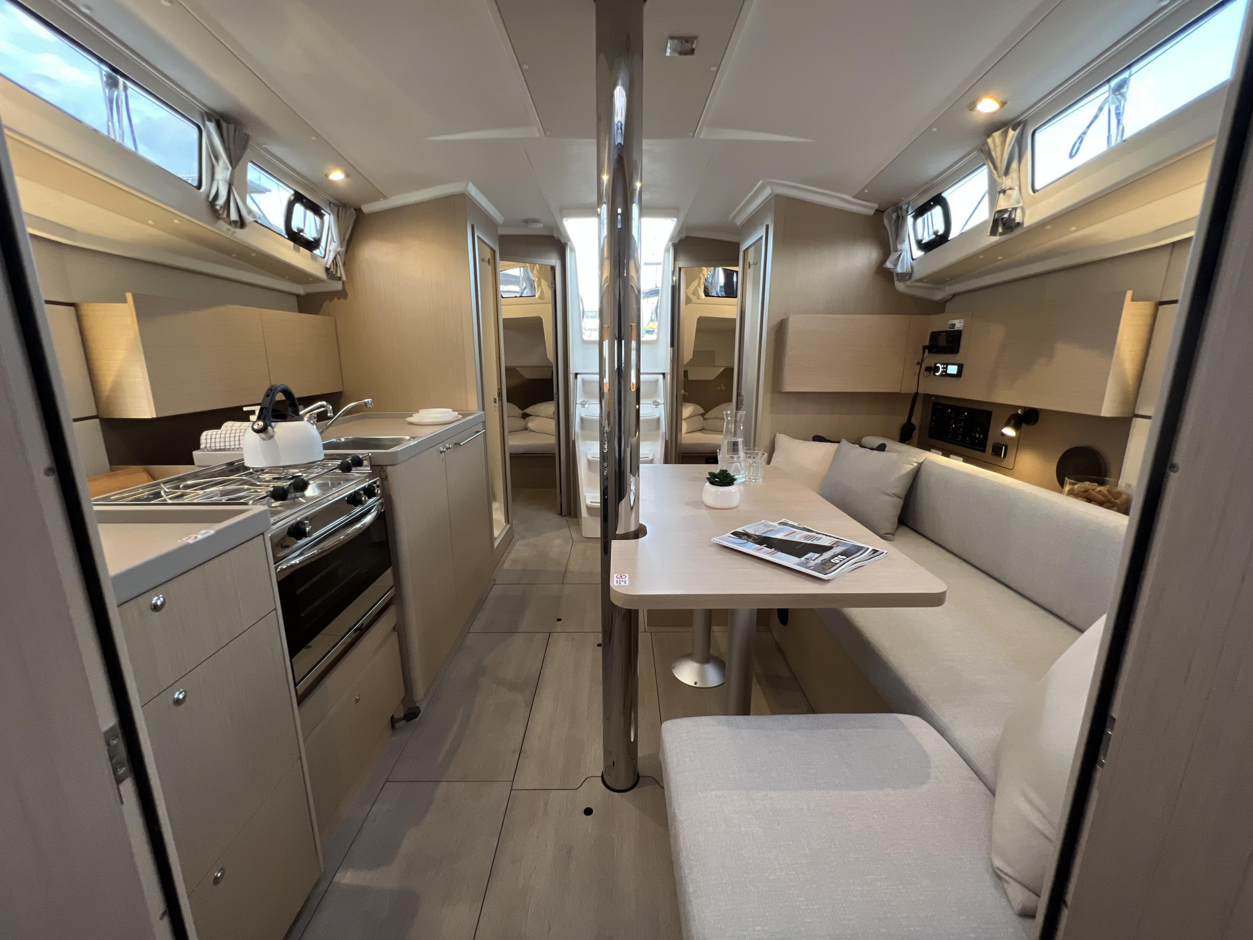 Oceanis 38.1 — photo 15
