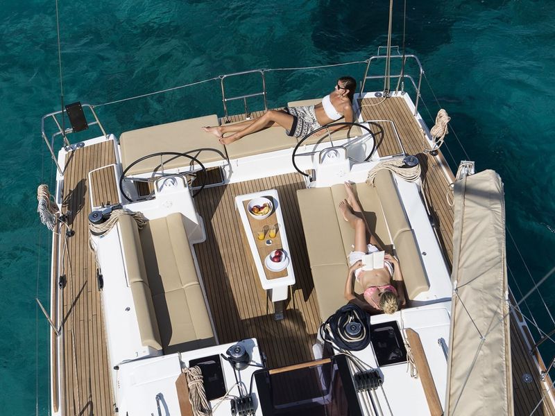 Dufour 460 Grand Large — photo 3