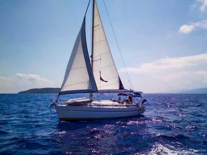 Bavaria 33 — photo 1
