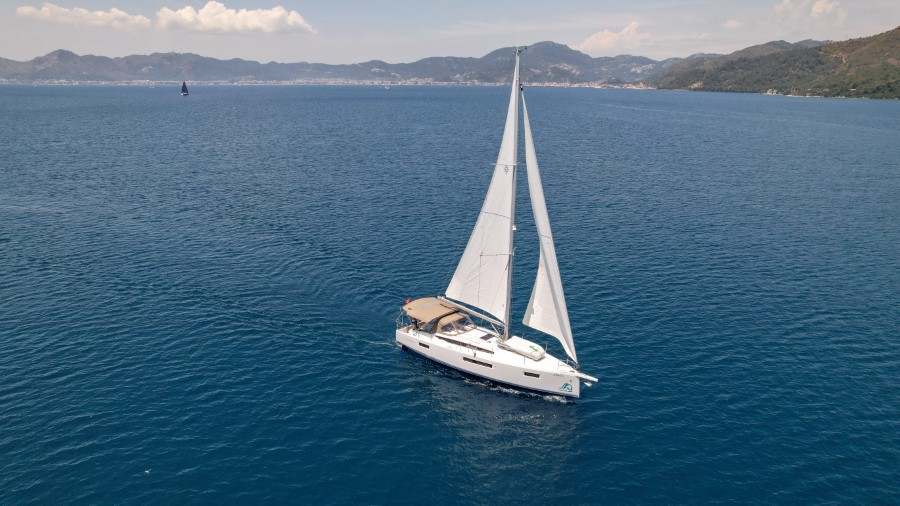 Sun Odyssey 410 — photo 32