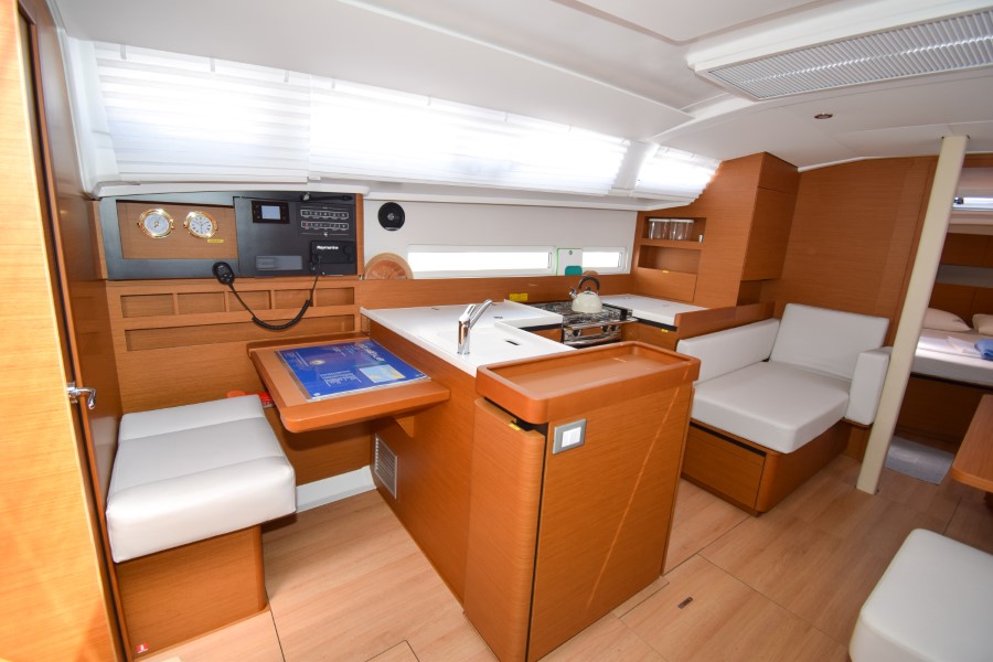 Sun Odyssey 410 — photo 20