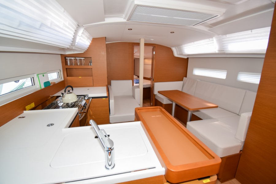Sun Odyssey 410 — photo 11