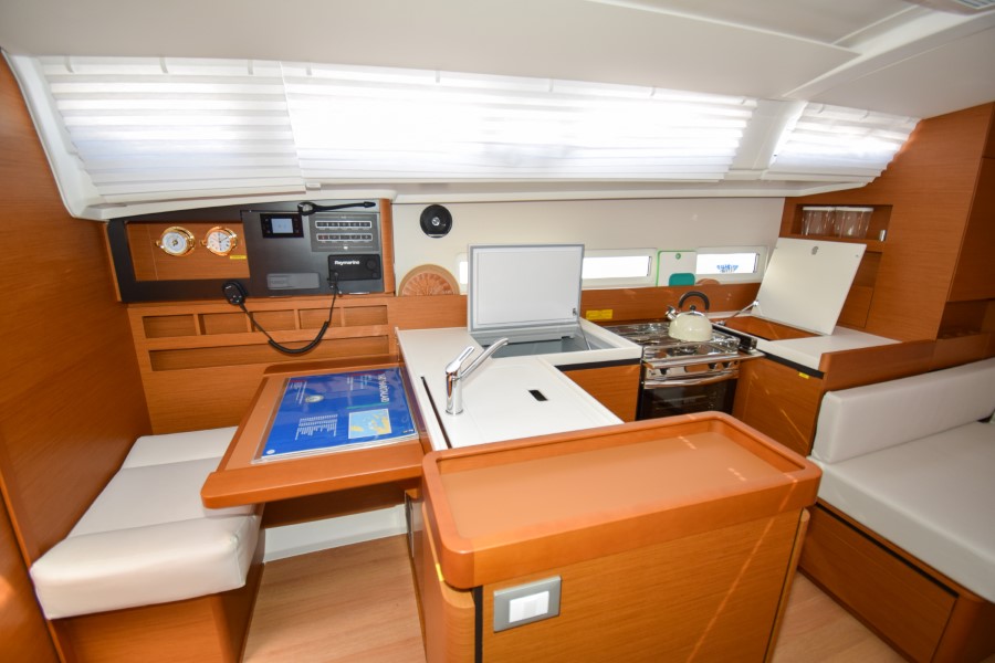 Sun Odyssey 410 — photo 43