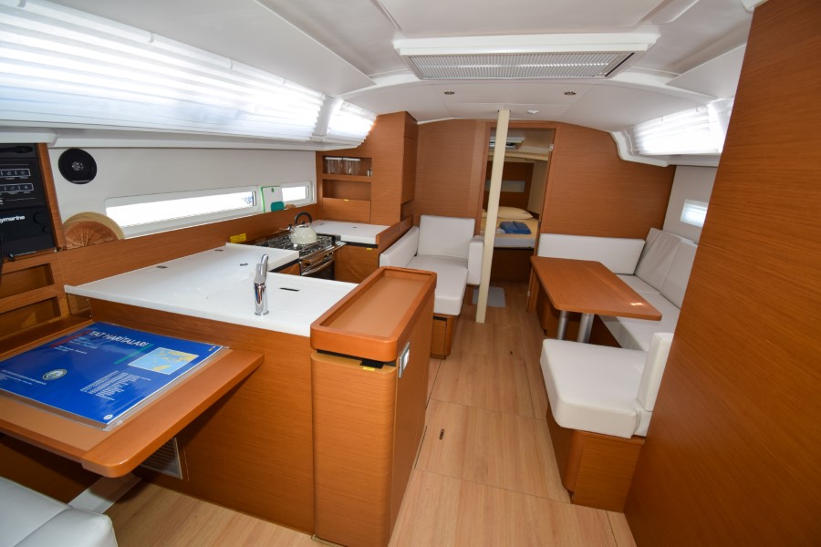 Sun Odyssey 410 — photo 14