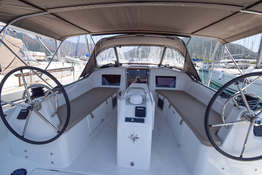 Sun Odyssey 410 — photo 4