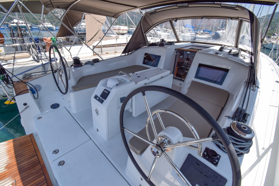 Sun Odyssey 410 — photo 7