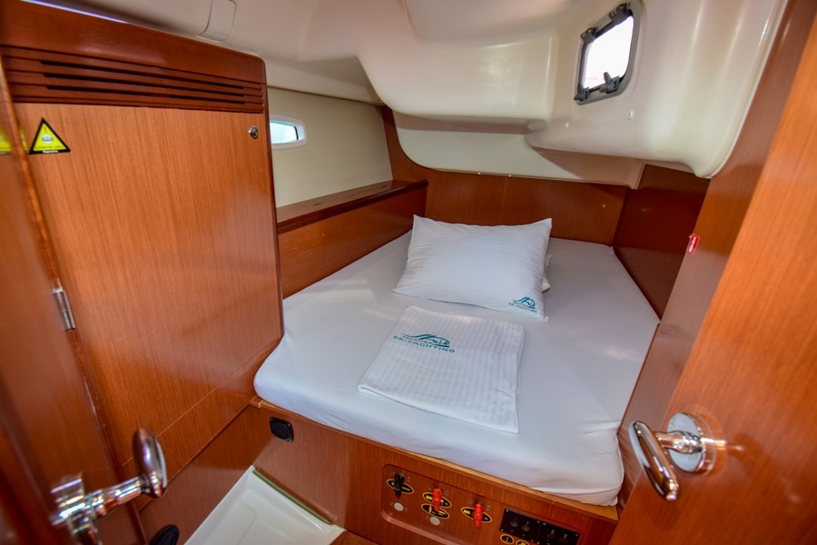 Oceanis 40 — photo 22