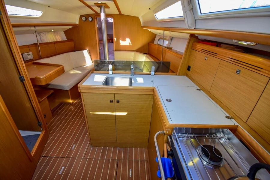 Sun Odyssey 36i — photo 16