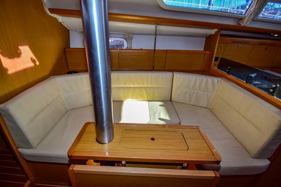 Sun Odyssey 36i — photo 5