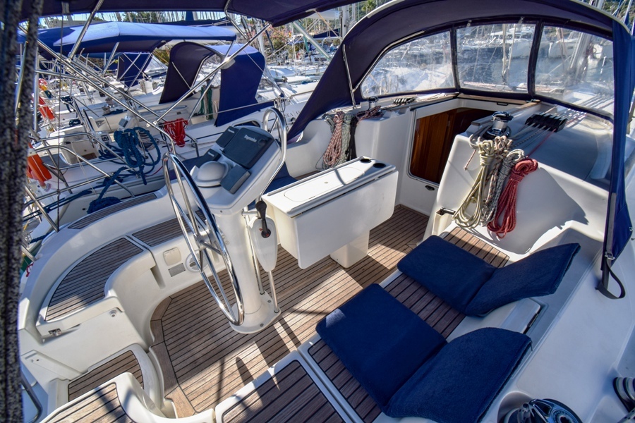Sun Odyssey 37 — photo 18