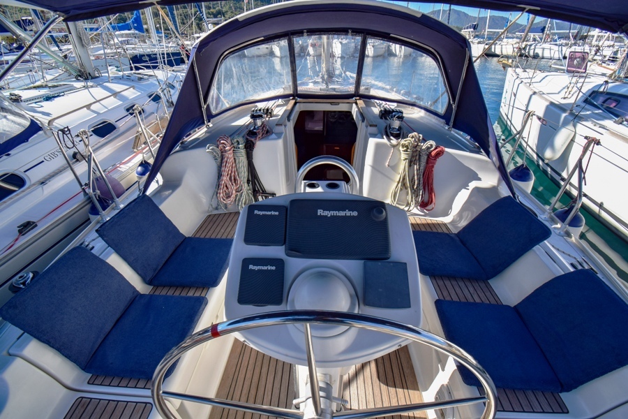 Sun Odyssey 37 — photo 8
