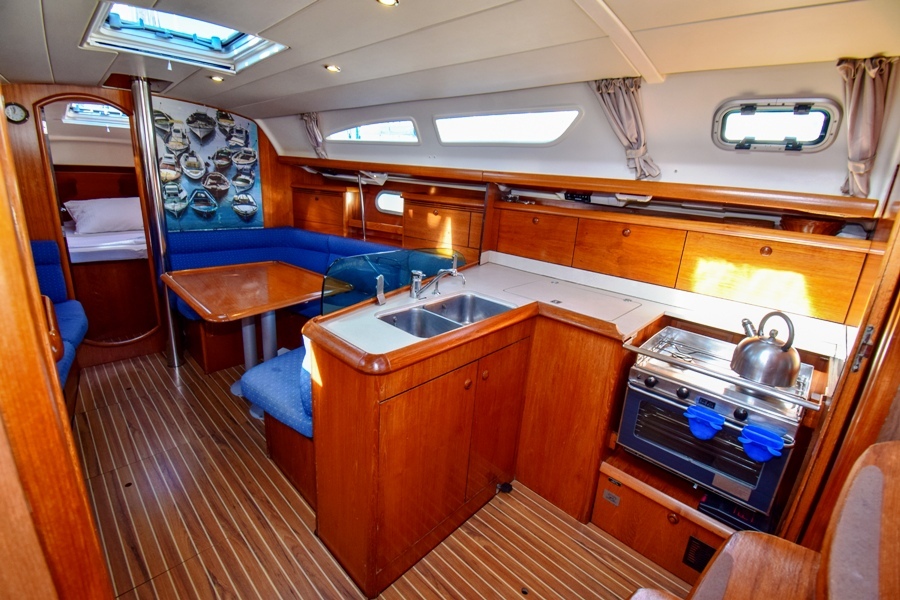 Sun Odyssey 37 — photo 17