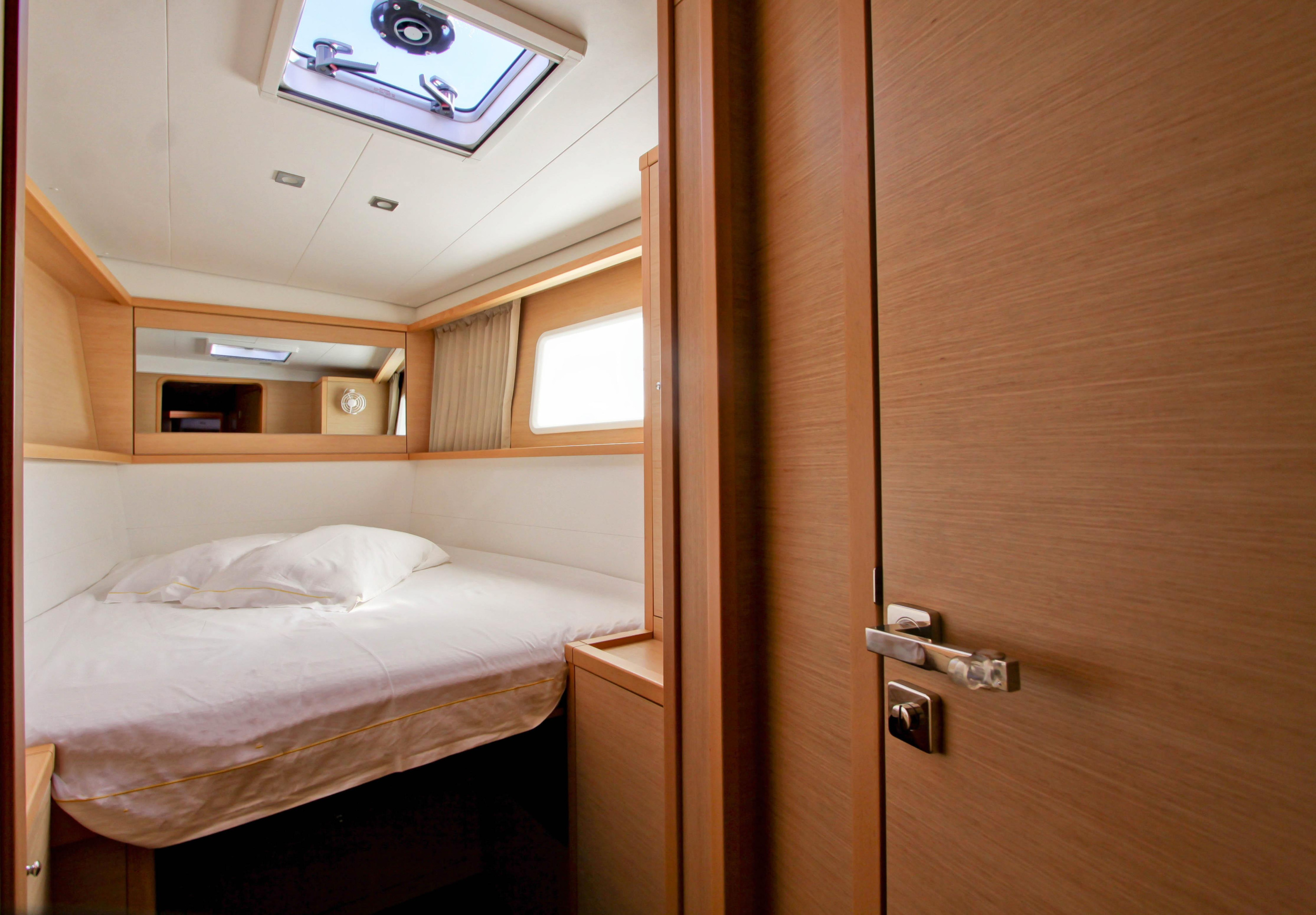 Lagoon 450 — photo 18